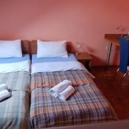 Car Royal Apartments And Rooms Novi Sad Exterior photo