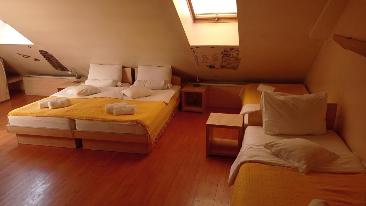 Car Royal And Guest house