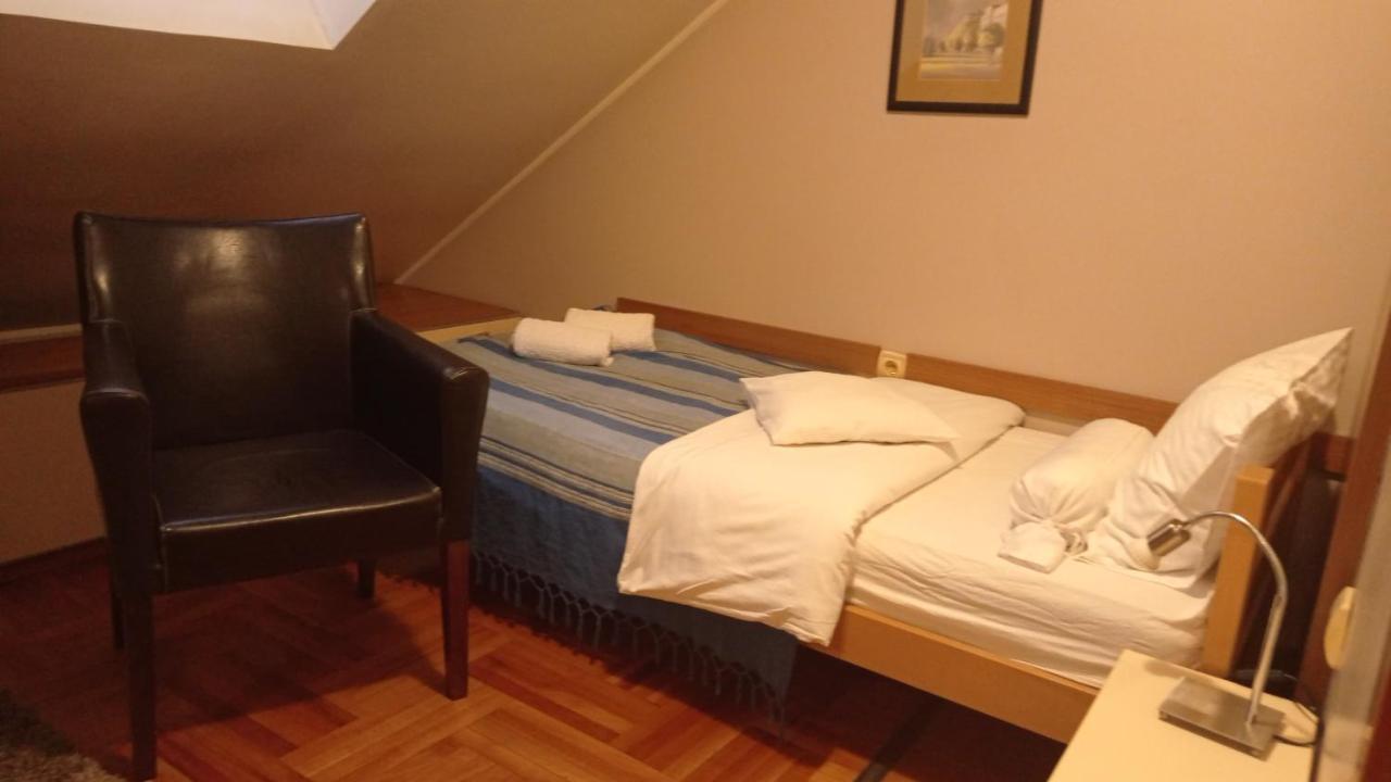 Car Royal And 4* Novi Sad